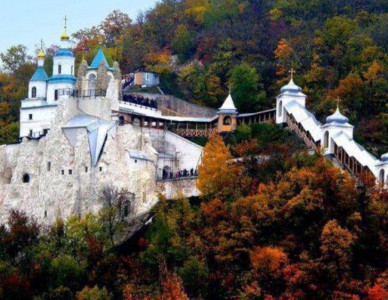 Ucrânia, destruído o histórico mosteiro ortodoxo da 
